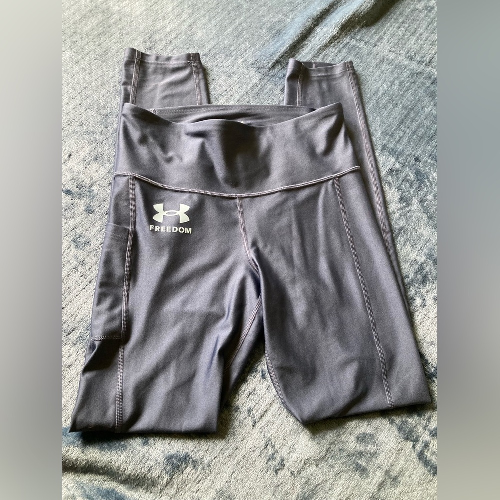 Under Armour Freedom Performance Leggings, size medium, comfortable - Picture 9 of 10